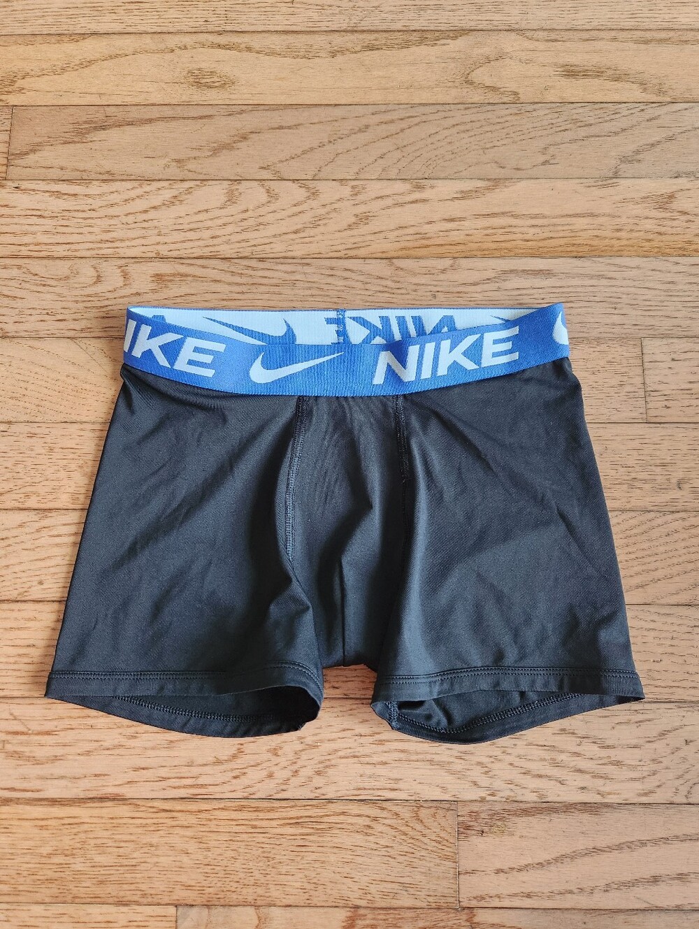 Boys Nike Spandex Shorts Size Medium (10-12)